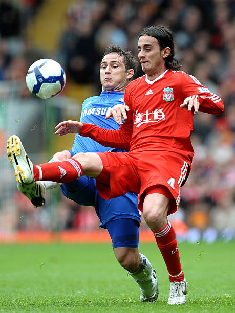 前鋒還是邊 前鋒還是邊