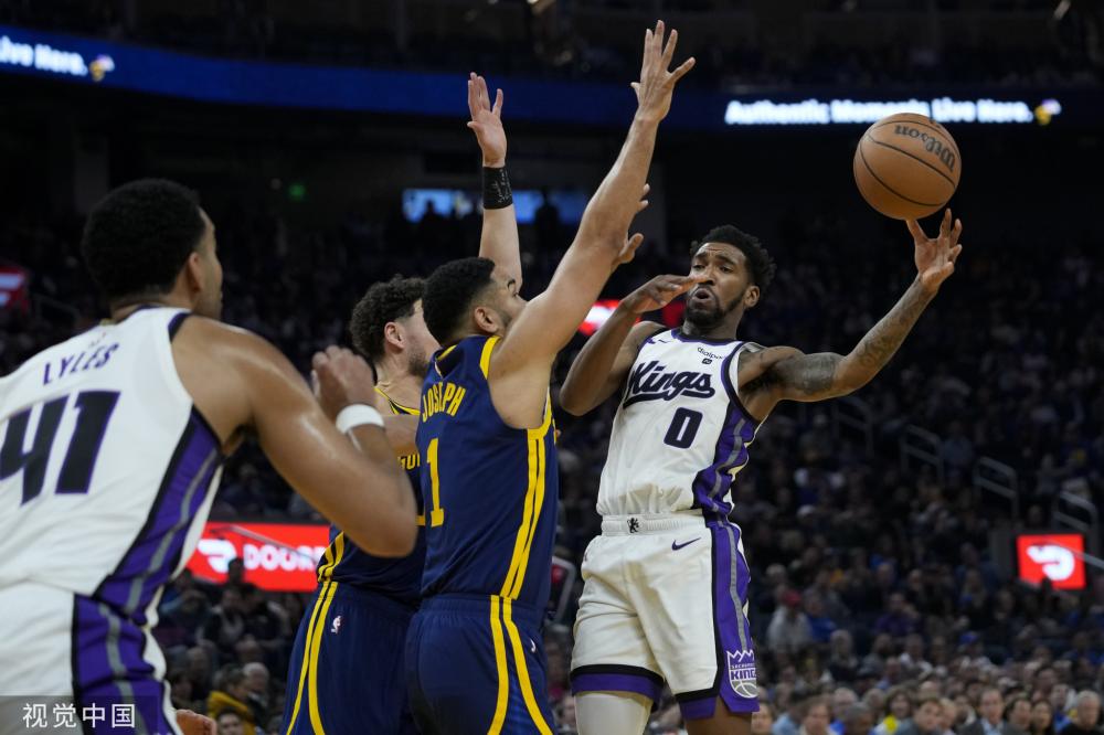 在这个足球 在这个足球